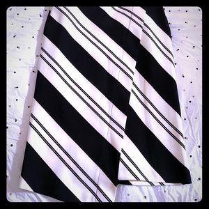 Zara Cream Skirt with Black Diagonal Lines